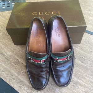 GUCCI ブラック ローファー サイズ　42 1/2 ヨルダーン〕メンズ ホースビット ローファーブラック レザー